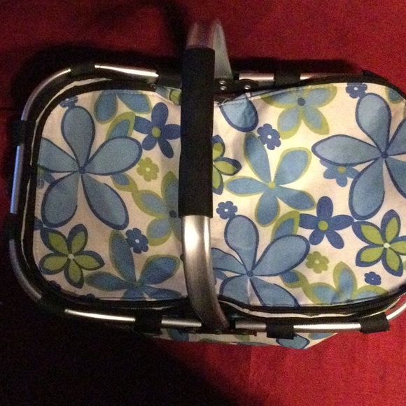 Collapsible Picnic Basket - Picture 2 of 6